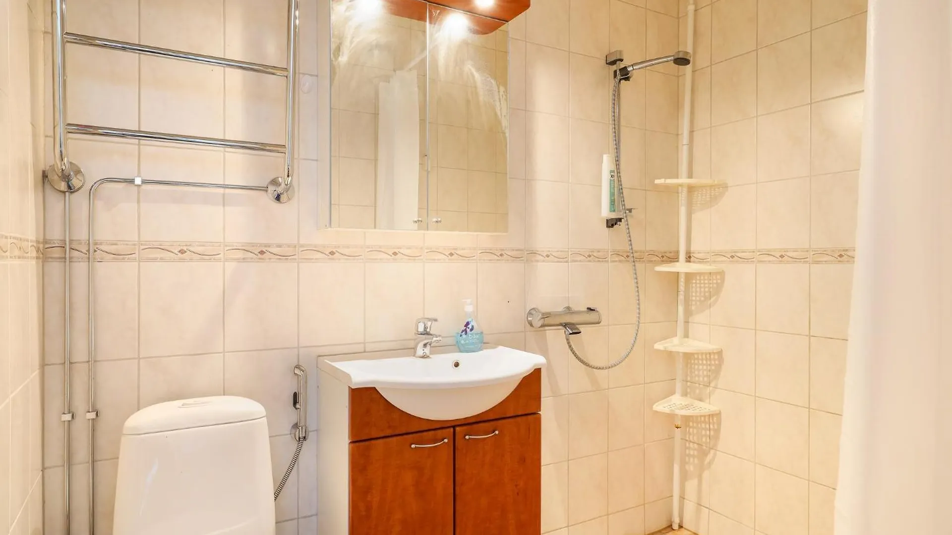 Comfortable Studio With Large Balcony, Free Wifi Helsinki Apartamento