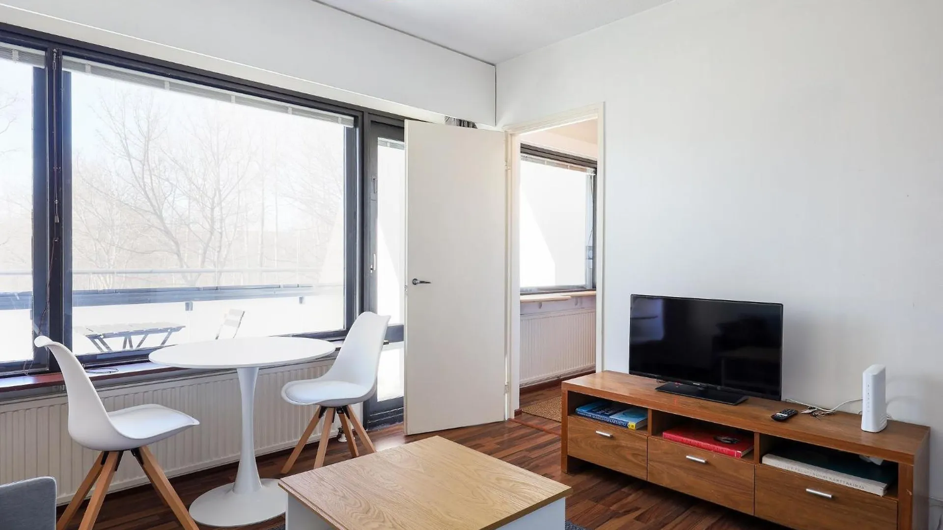 Comfortable Studio With Large Balcony, Free Wifi Helsinki Apartamento